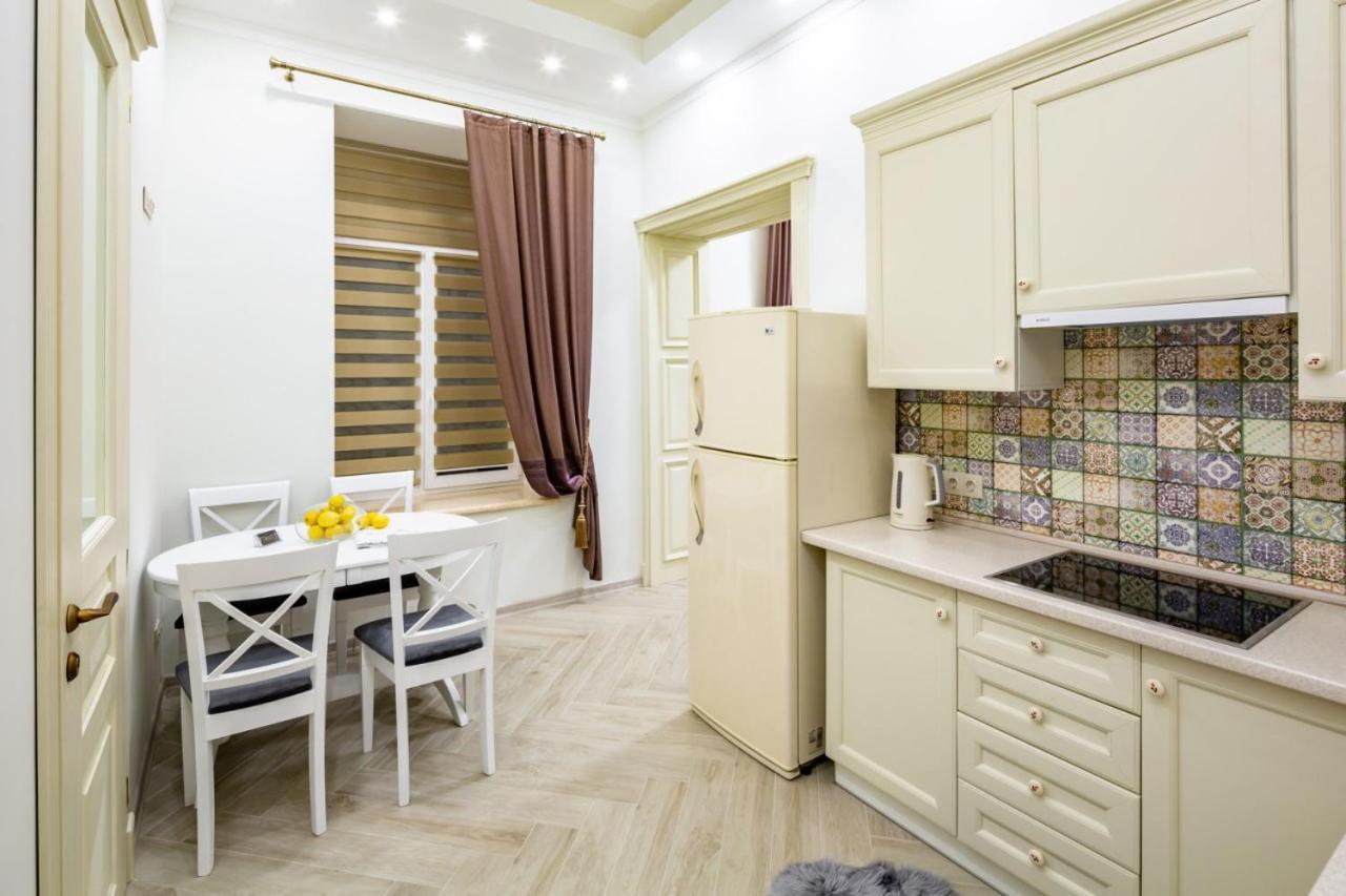 Avangard Sholom Aleikhem 1 Apart Lviv Extérieur photo