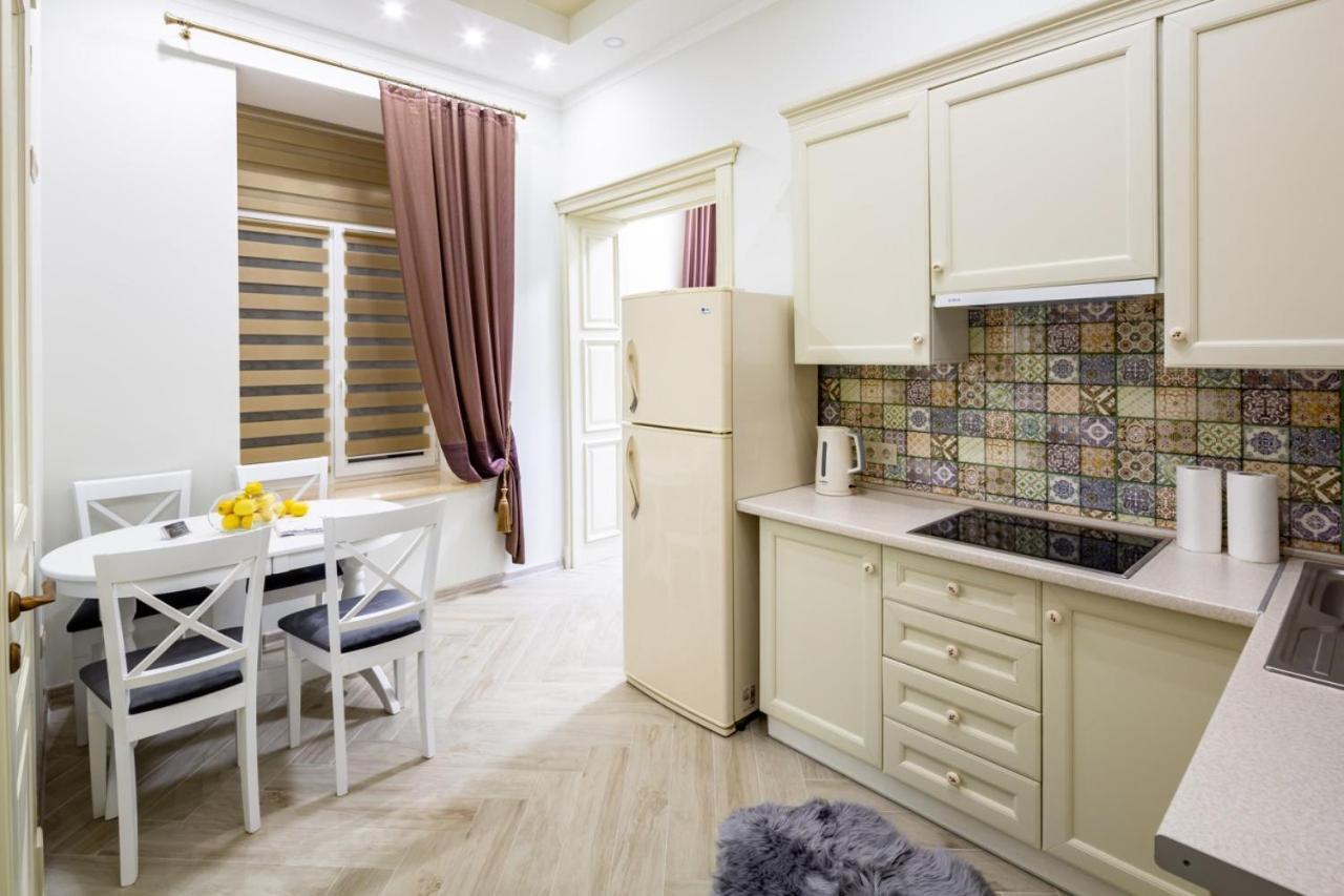 Avangard Sholom Aleikhem 1 Apart Lviv Extérieur photo
