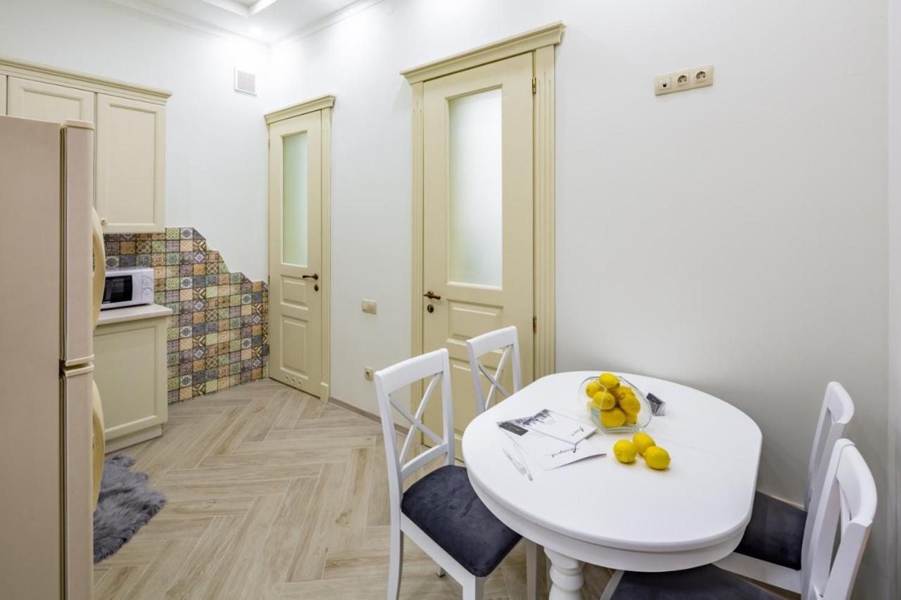 Avangard Sholom Aleikhem 1 Apart Lviv Extérieur photo